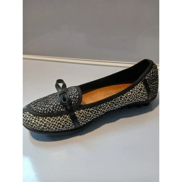 Bernie Mev Womens Black White Dot Bow Flat Loafer Shoes - Picture 5 of 7